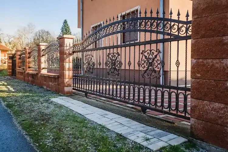 Professional Fence Contractor